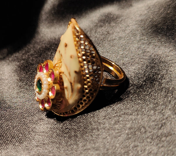 Maharani Shankh Blossom Ring